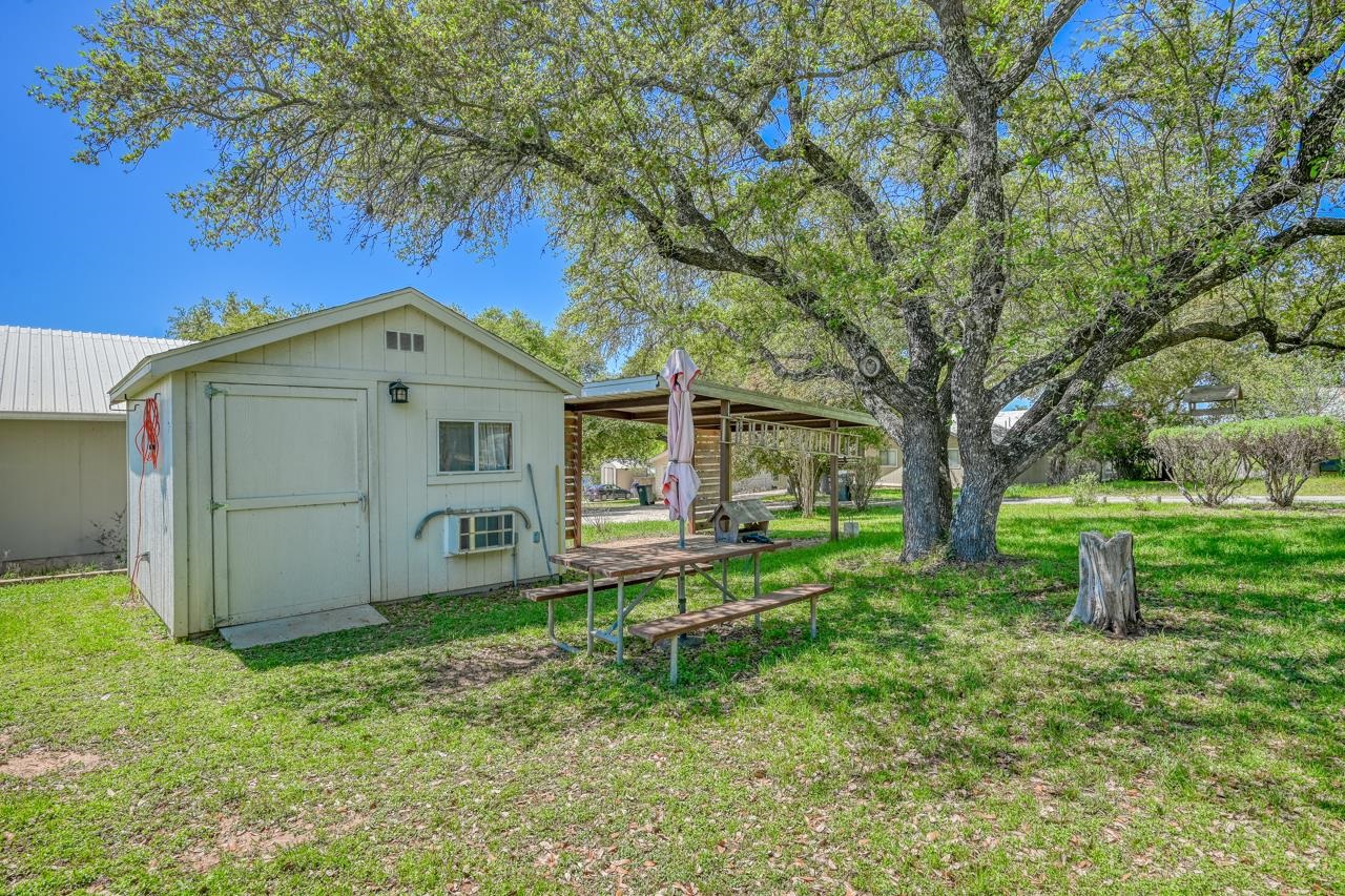 122 Ridge Drive Spicewood TX 78669