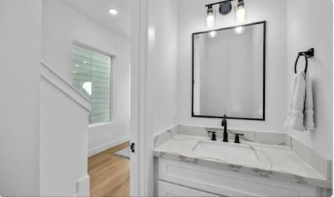 1711 Bardwell Street Houston TX 77009