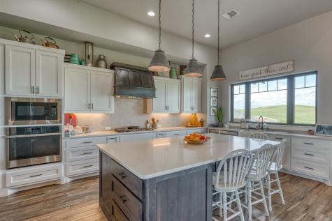 112 Legendary Estates Drive Kingsland TX 78639