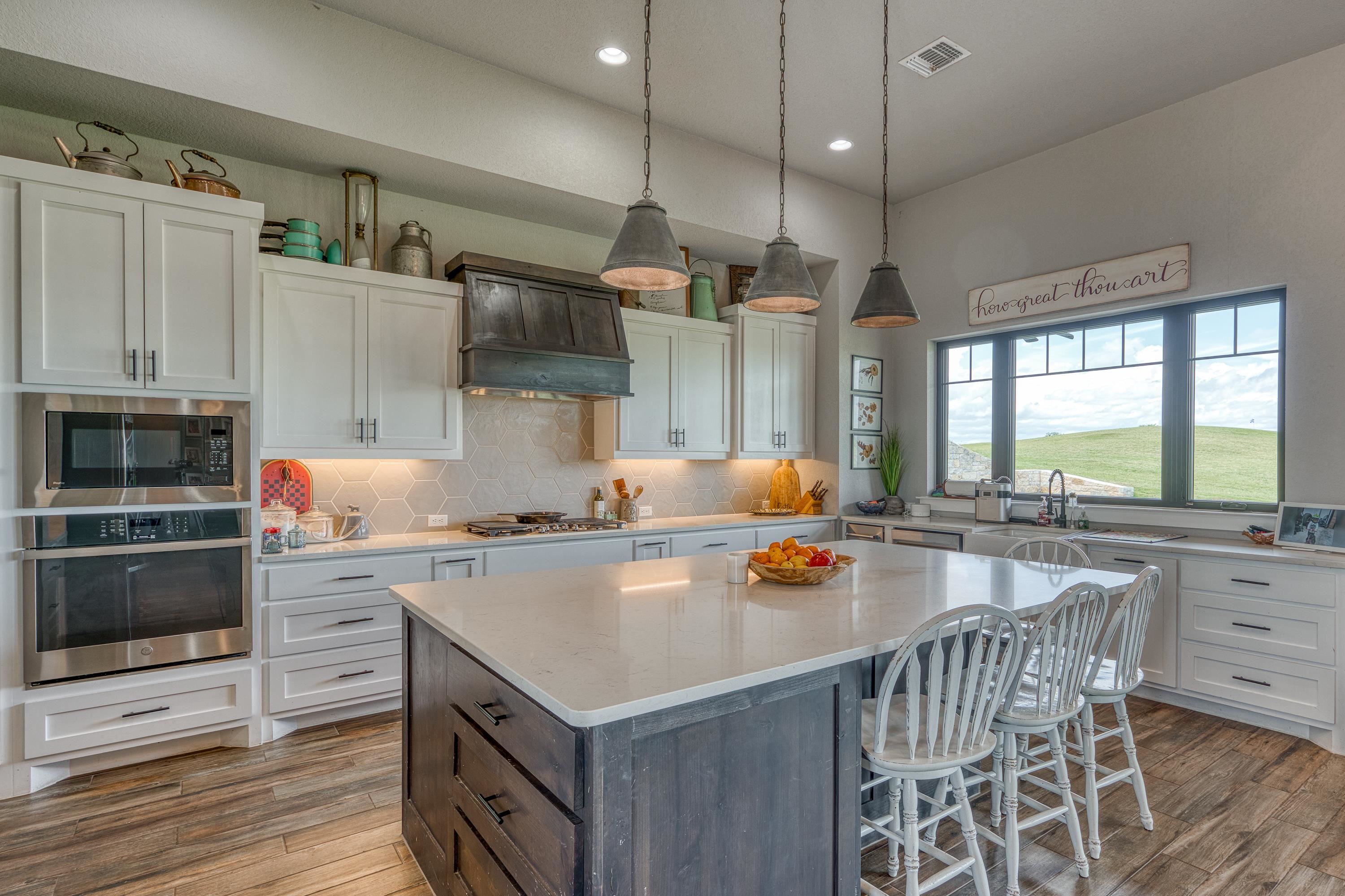 112 Legendary Estates Drive Kingsland TX 78639