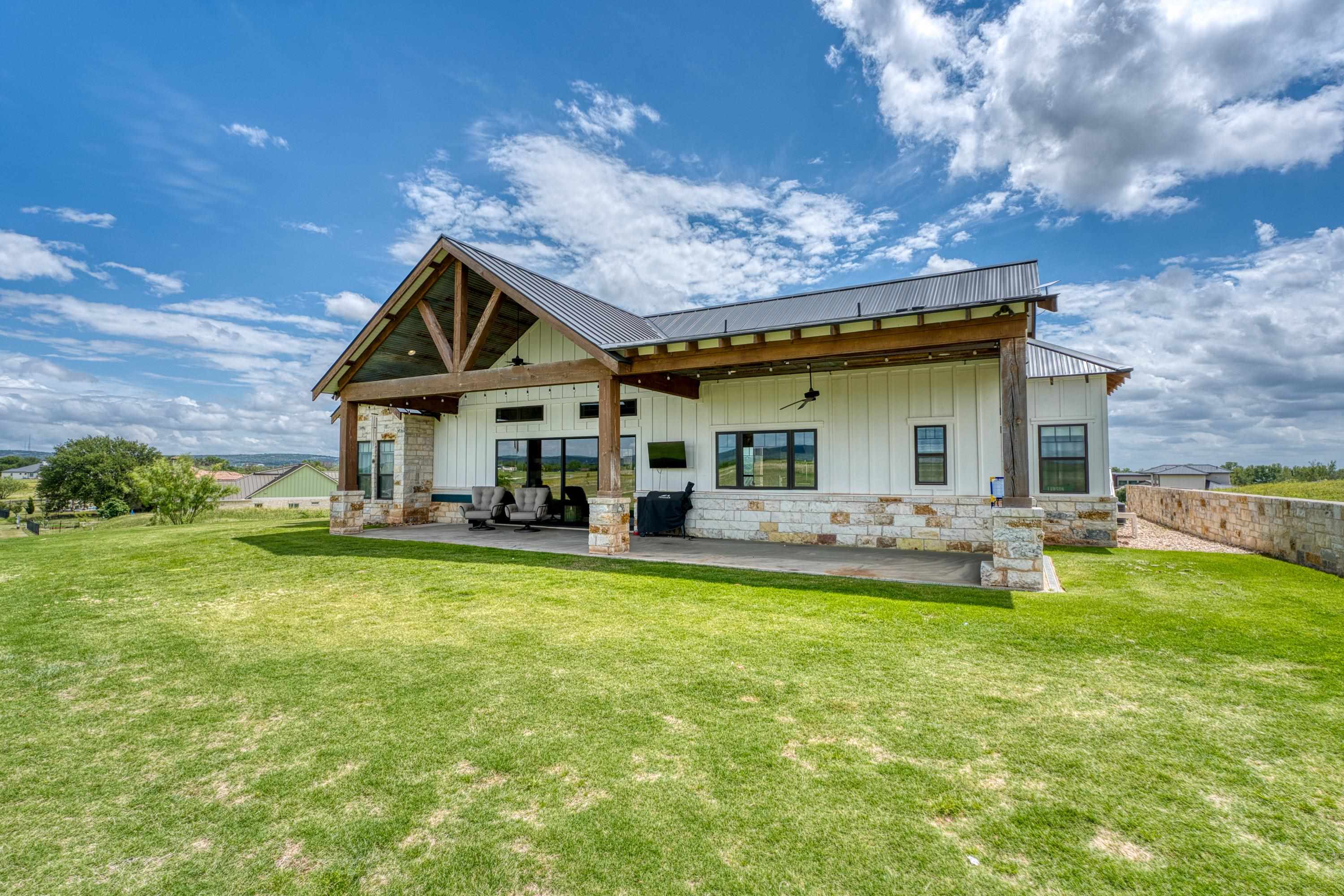 112 Legendary Estates Drive Kingsland TX 78639