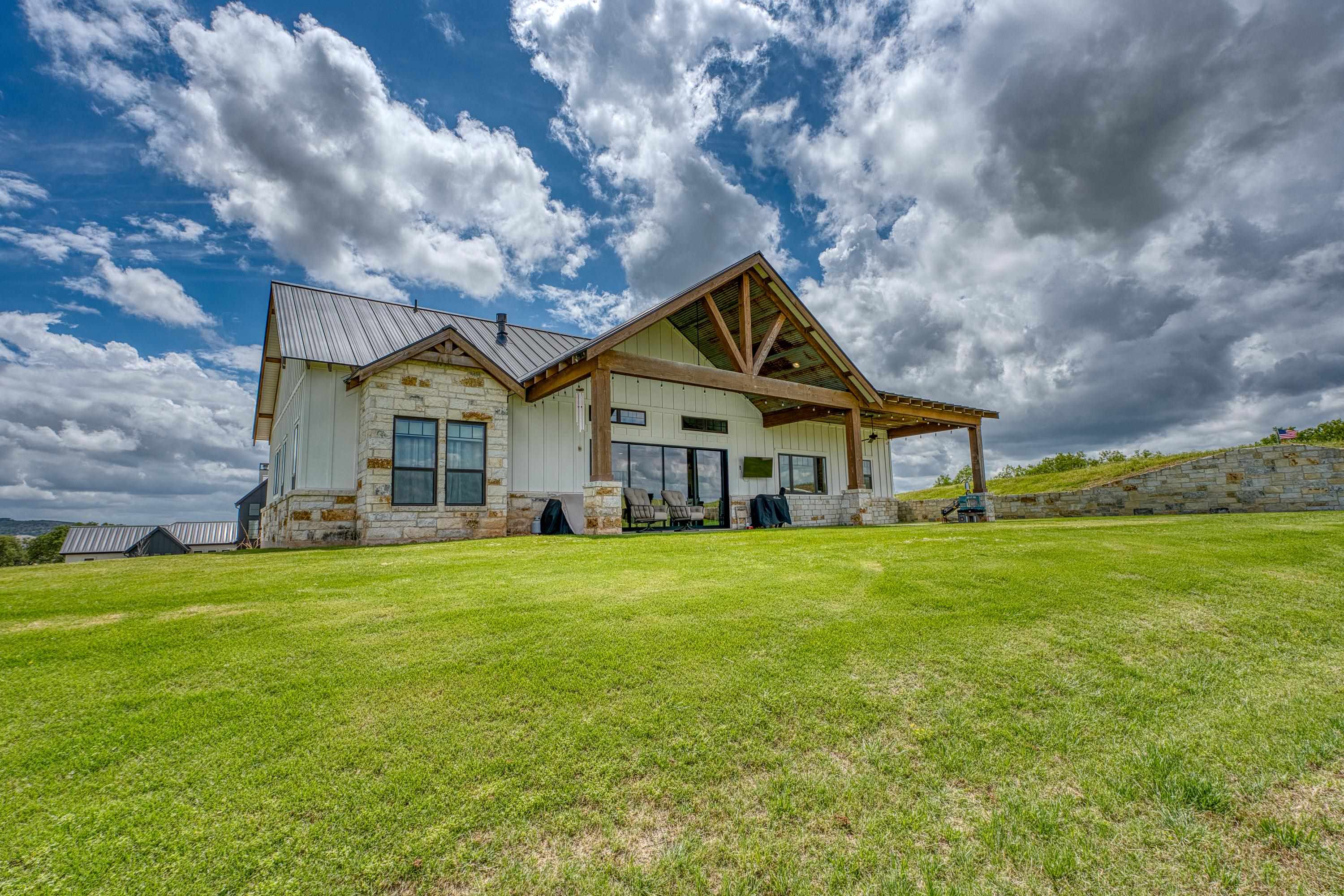 112 Legendary Estates Drive Kingsland TX 78639