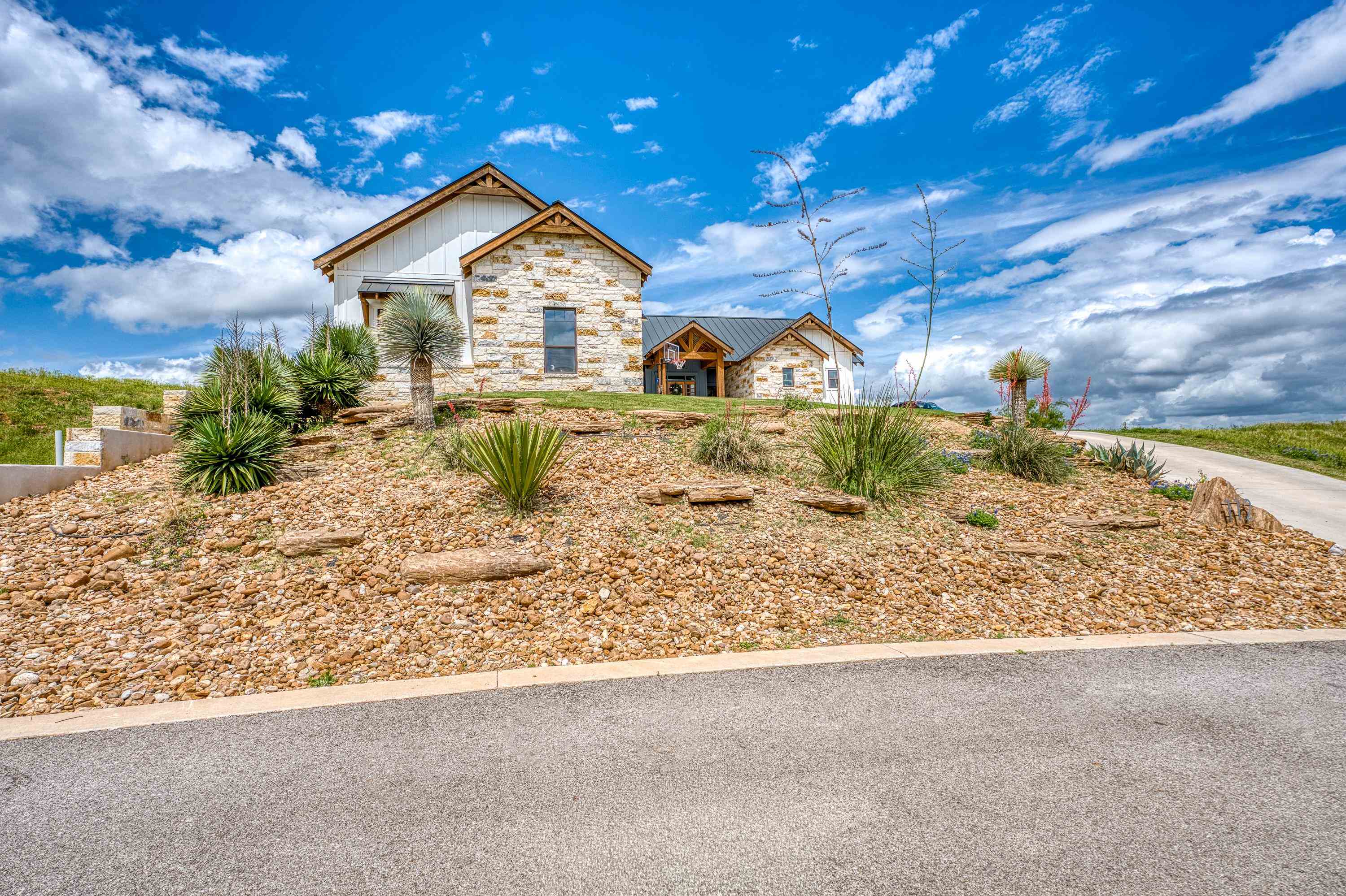 112 Legendary Estates Drive Kingsland TX 78639