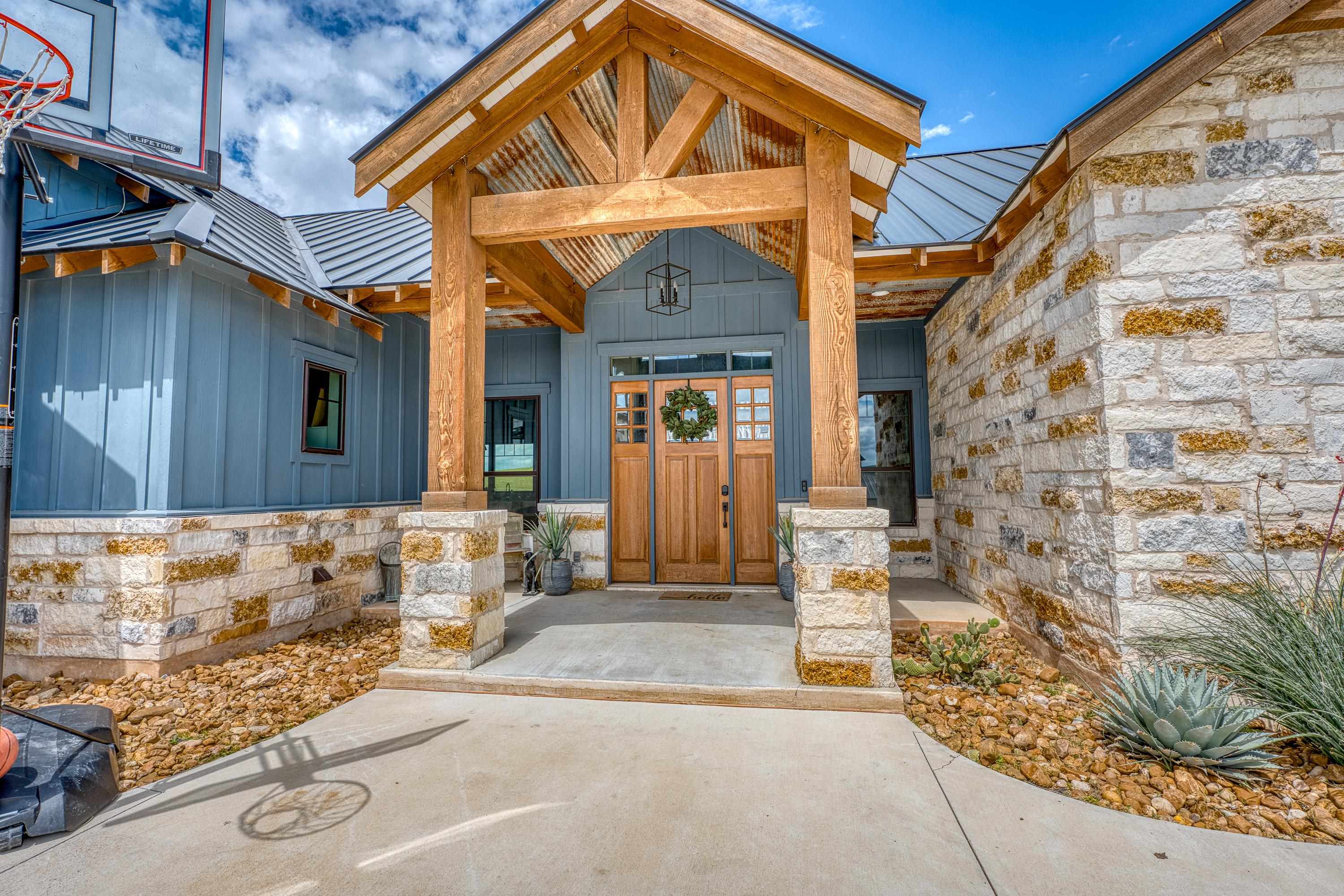112 Legendary Estates Drive Kingsland TX 78639