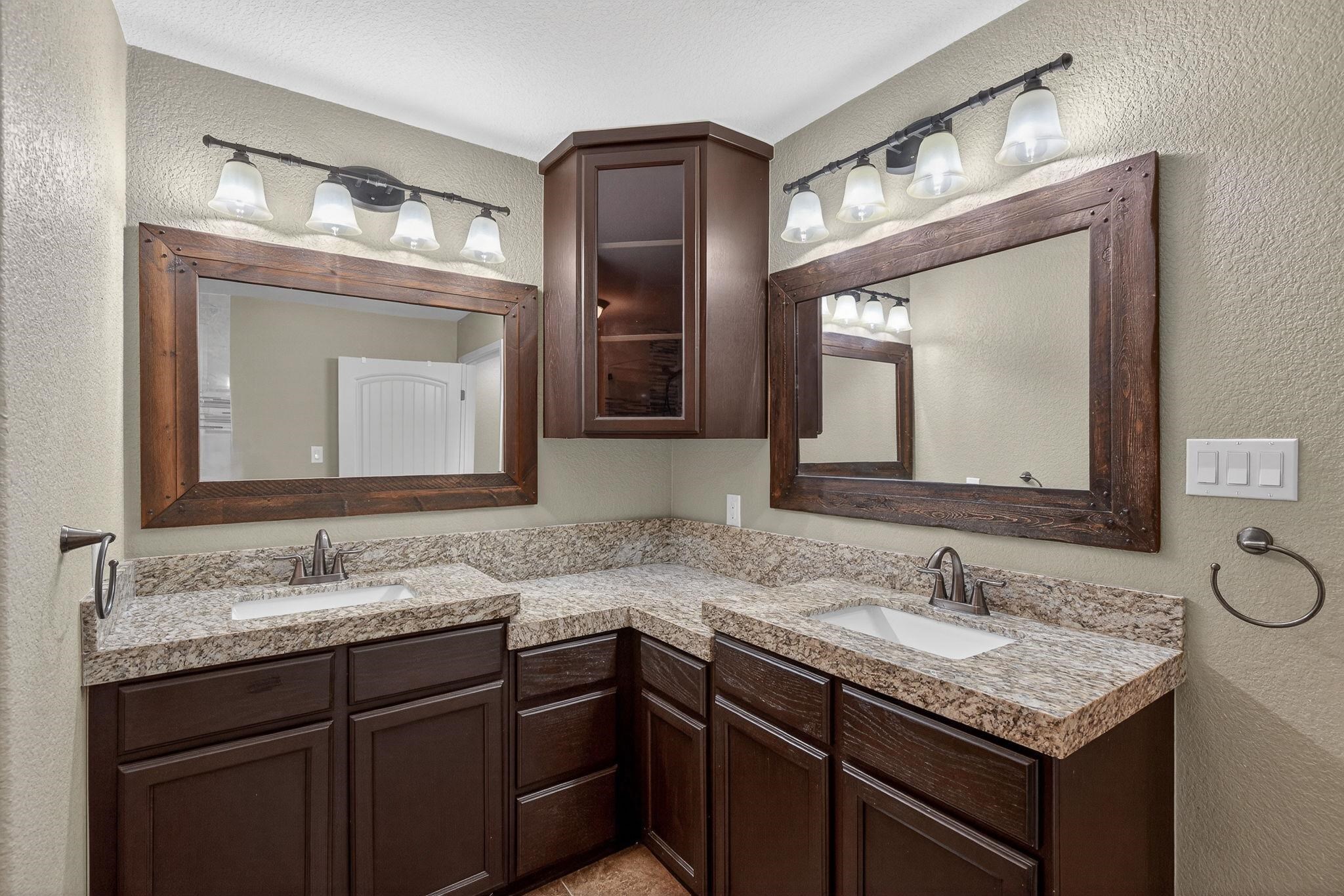 212 Knights Row Cottonwood Shores TX 78657
