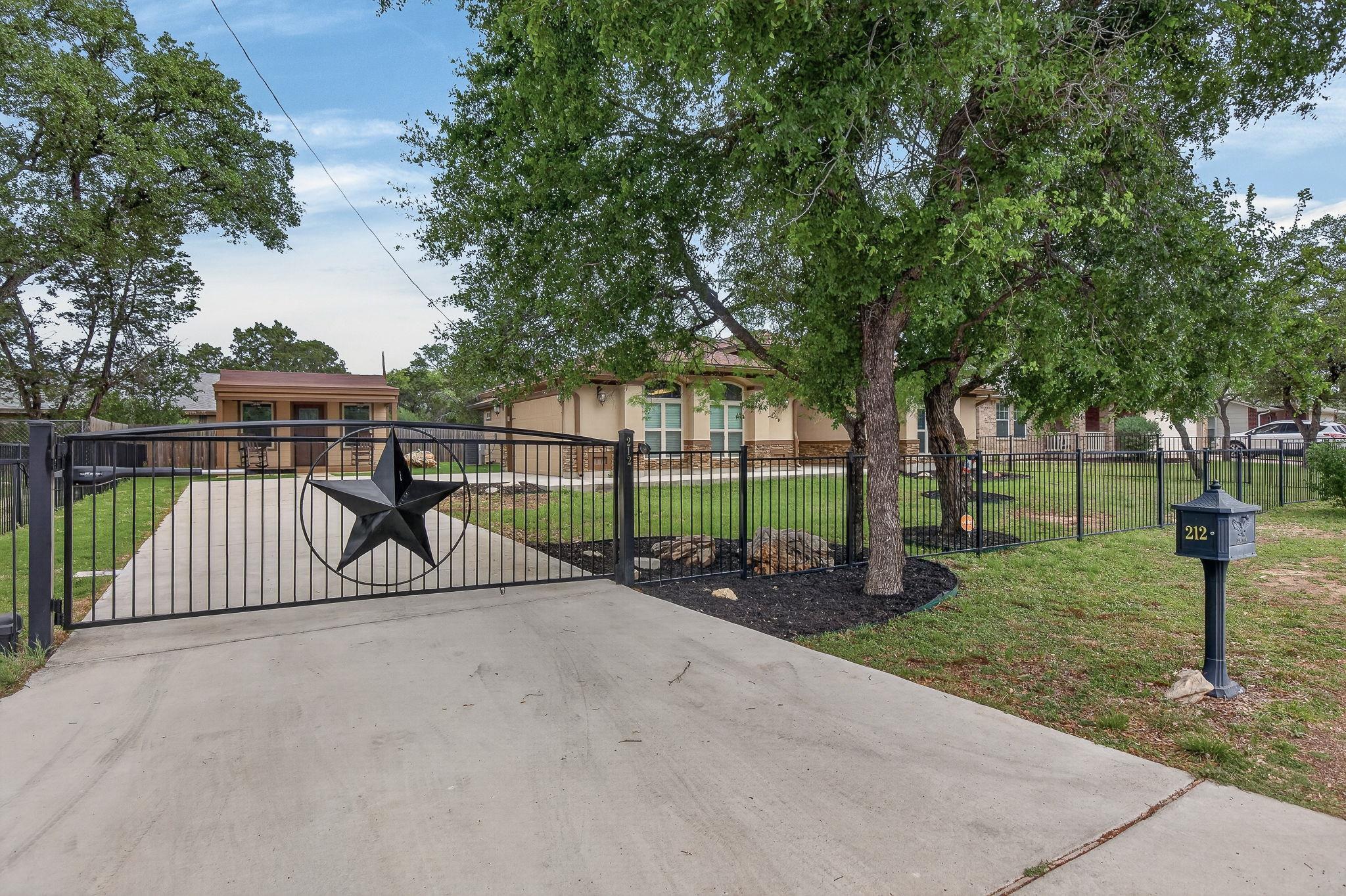 212 Knights Row Cottonwood Shores TX 78657