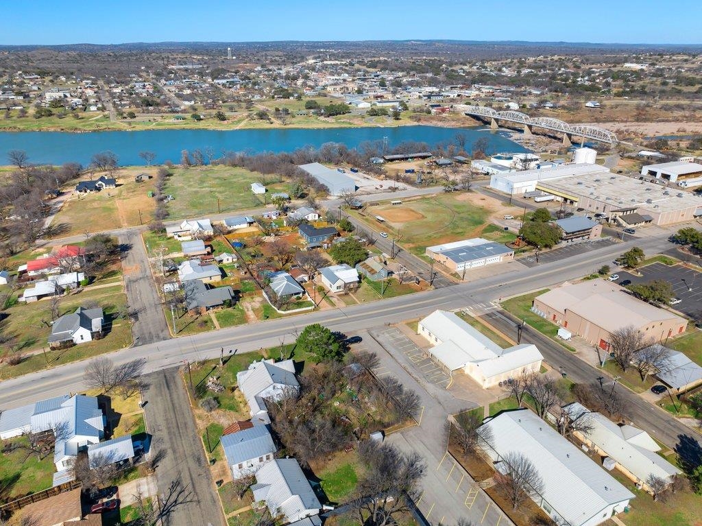 403 W Main Street Llano TX 78643