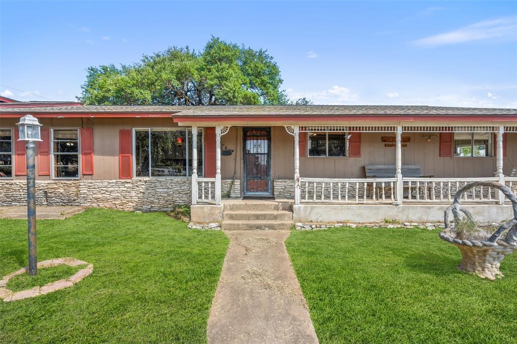 100 N Avenue Q Johnson City TX 78636