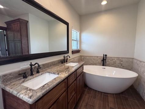 1706 Link Drive Kingsland TX 78639