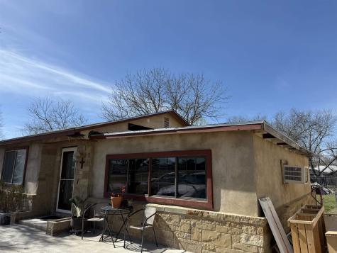 706 N Vendeveer Burnet TX 78611