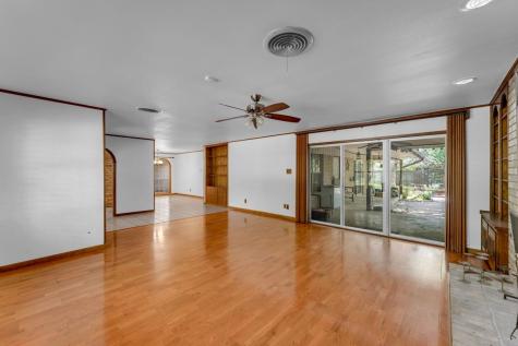 1011 N Vandeveer Street Burnet TX 78611