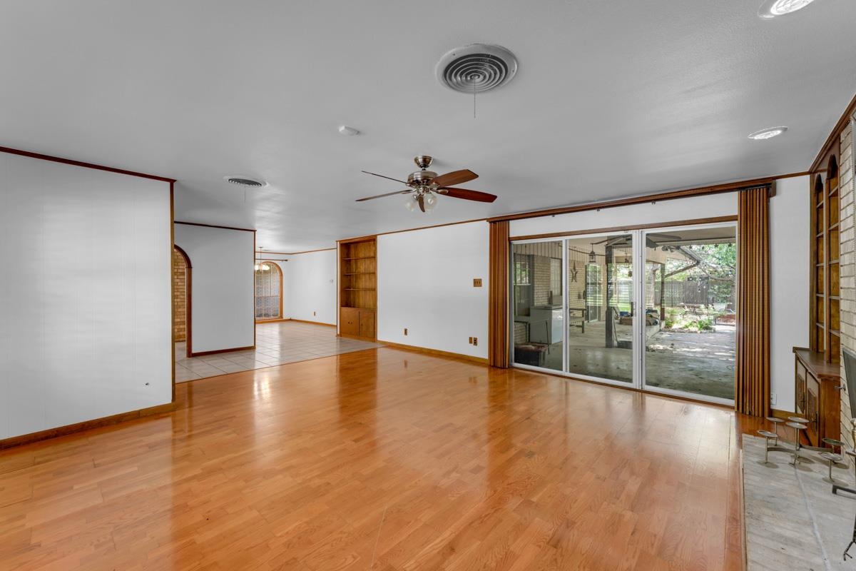 1011 N Vandeveer Street Burnet TX 78611