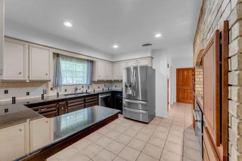 1011 N Vandeveer Street Burnet TX 78611