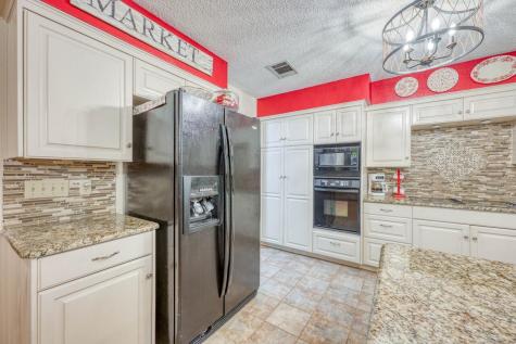 322 San Saba Street Meadowlakes TX 78654