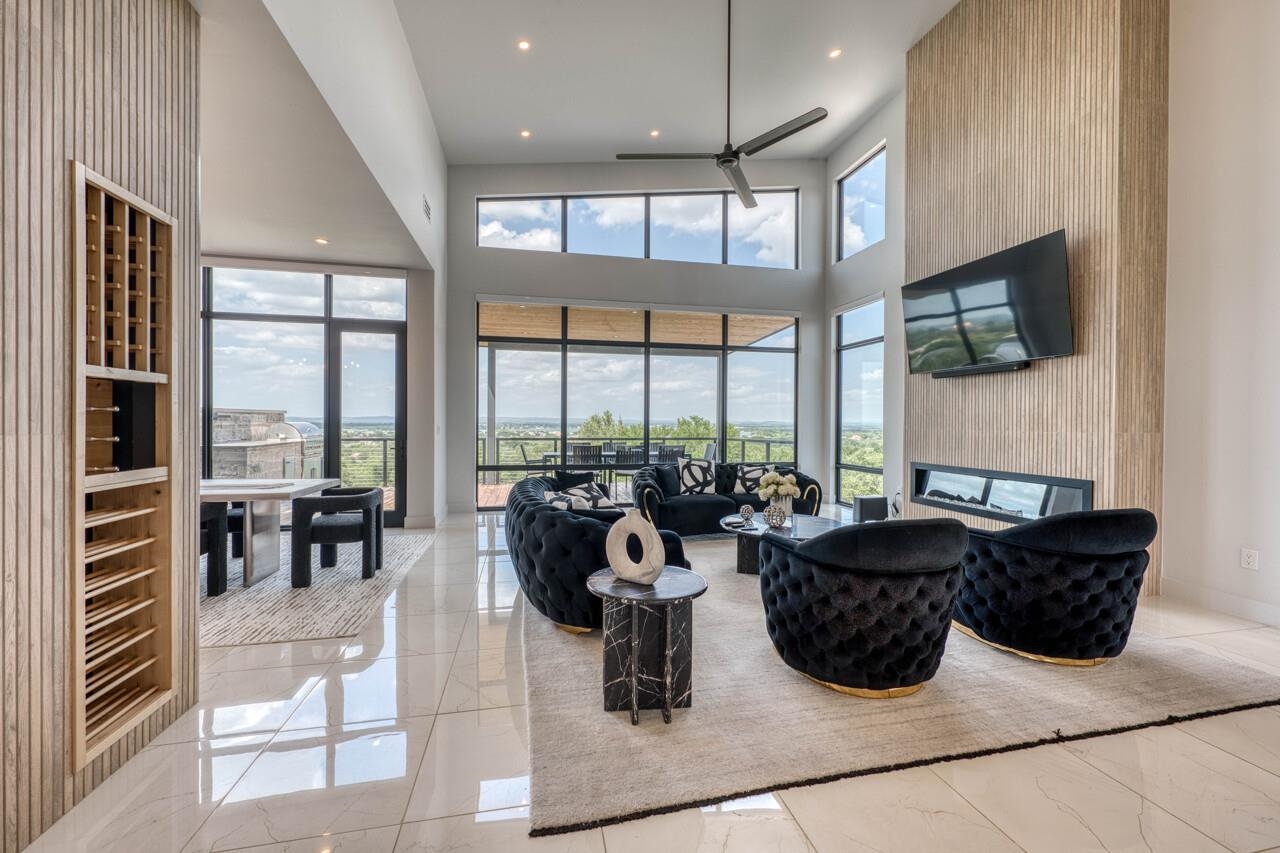 207 Kites Court Horseshoe Bay TX 78657