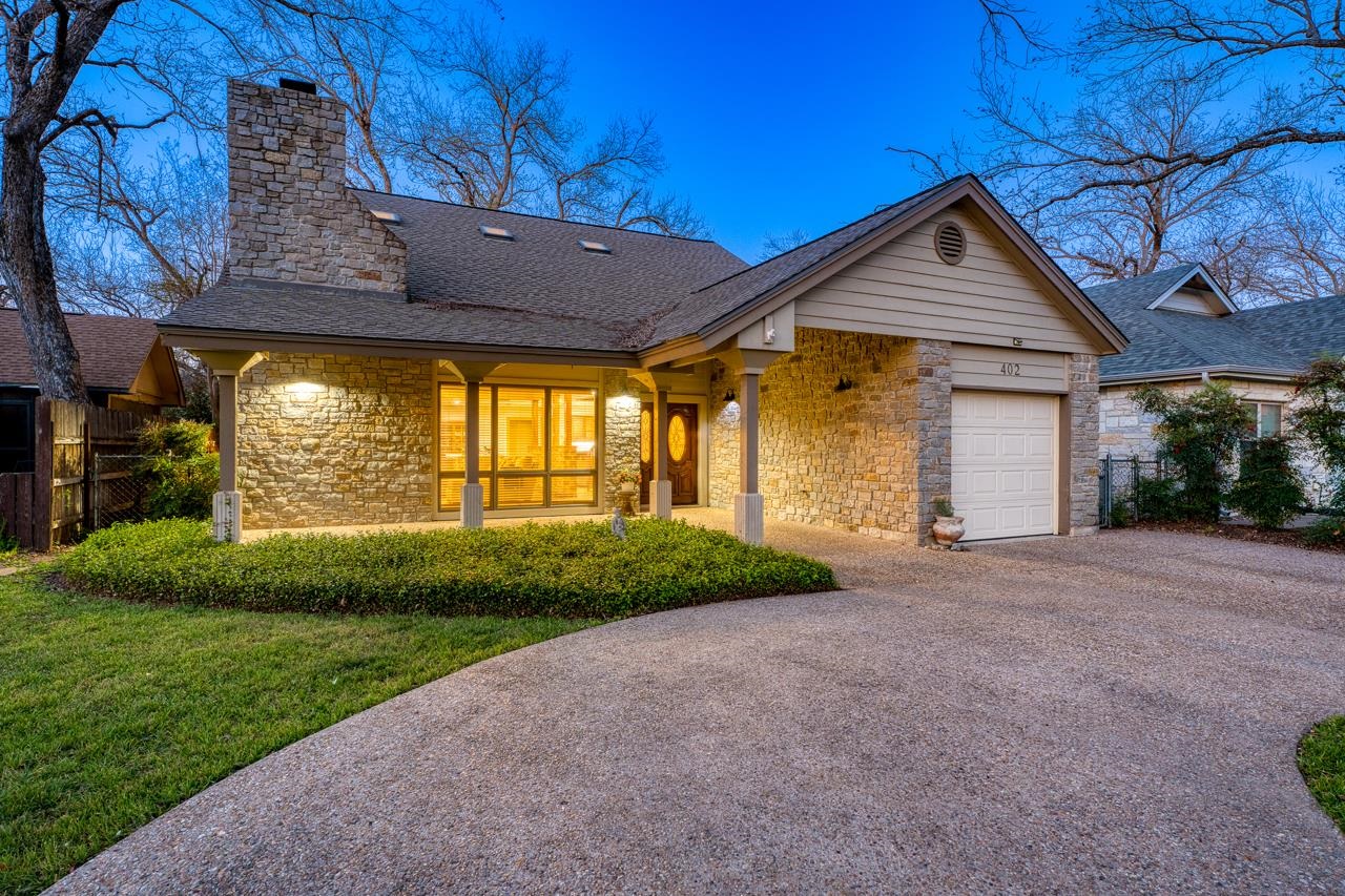 402 Meadowlakes Drive Meadowlakes TX 78654