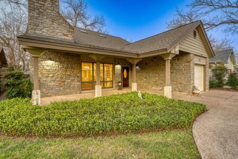 402 Meadowlakes Drive Meadowlakes TX 78654
