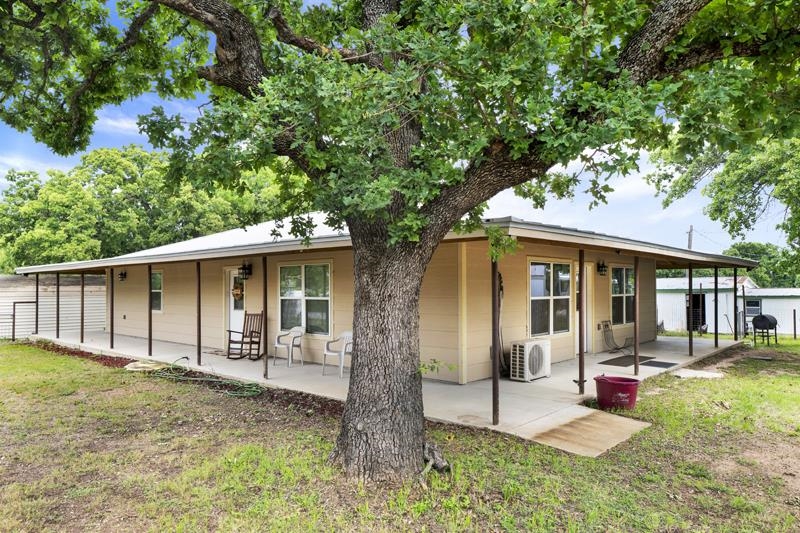 210 Whited Street Tow TX 78672