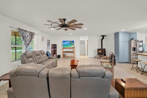 210 Whited Street Tow TX 78672