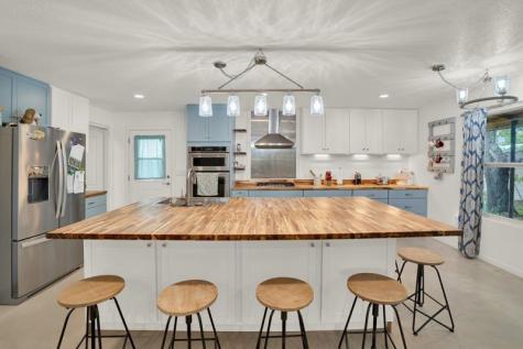 210 Whited Street Tow TX 78672