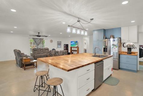 210 Whited Street Tow TX 78672