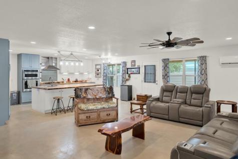 210 Whited Street Tow TX 78672