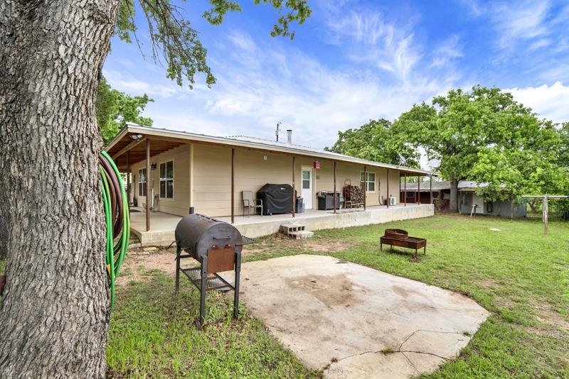 210 Whited Street Tow TX 78672