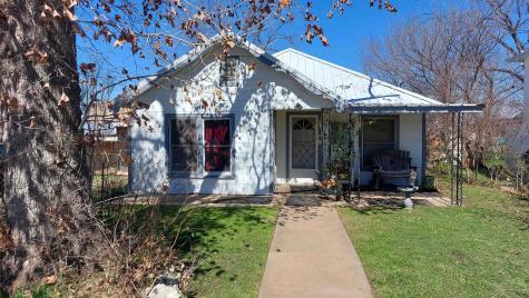 305 W Sandstone Street Llano TX 78643