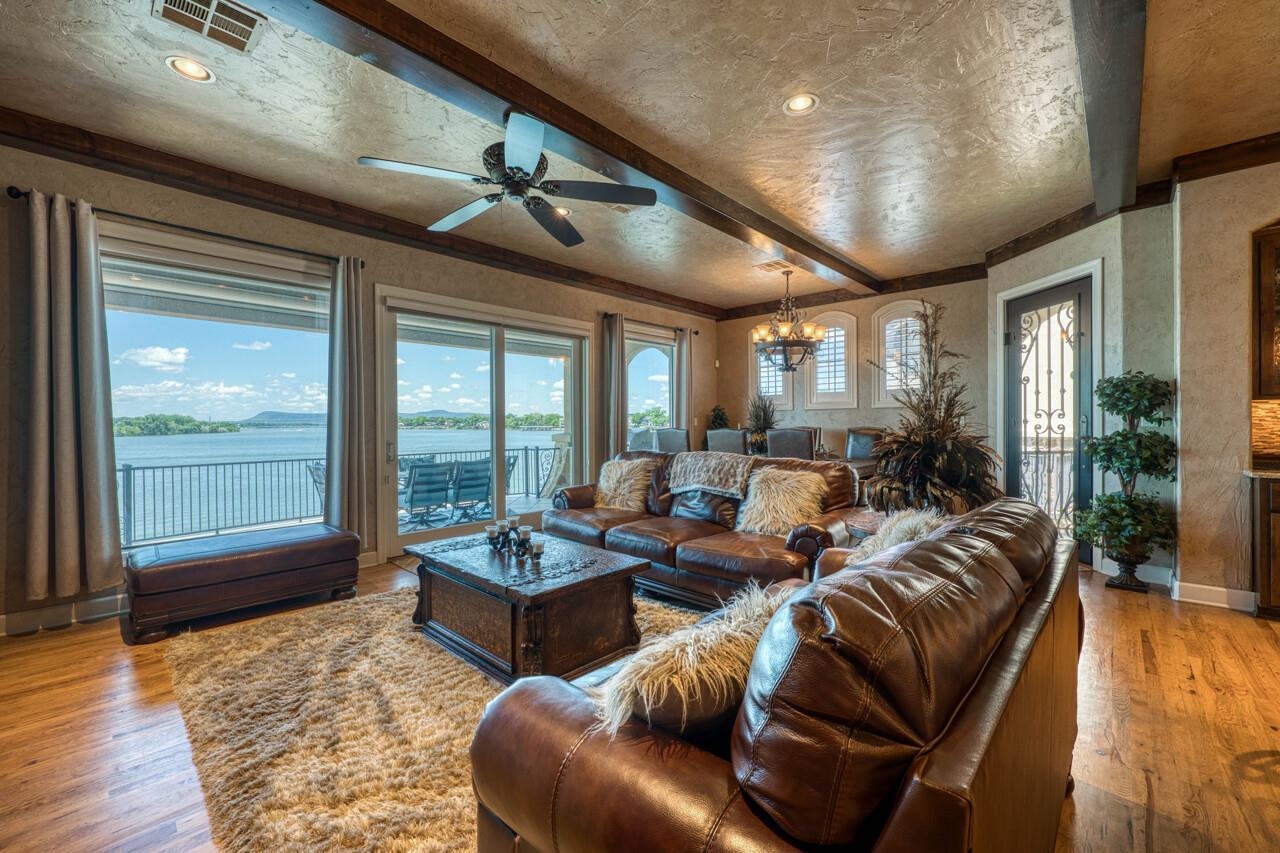 100 Chandler Way Kingsland TX 78639