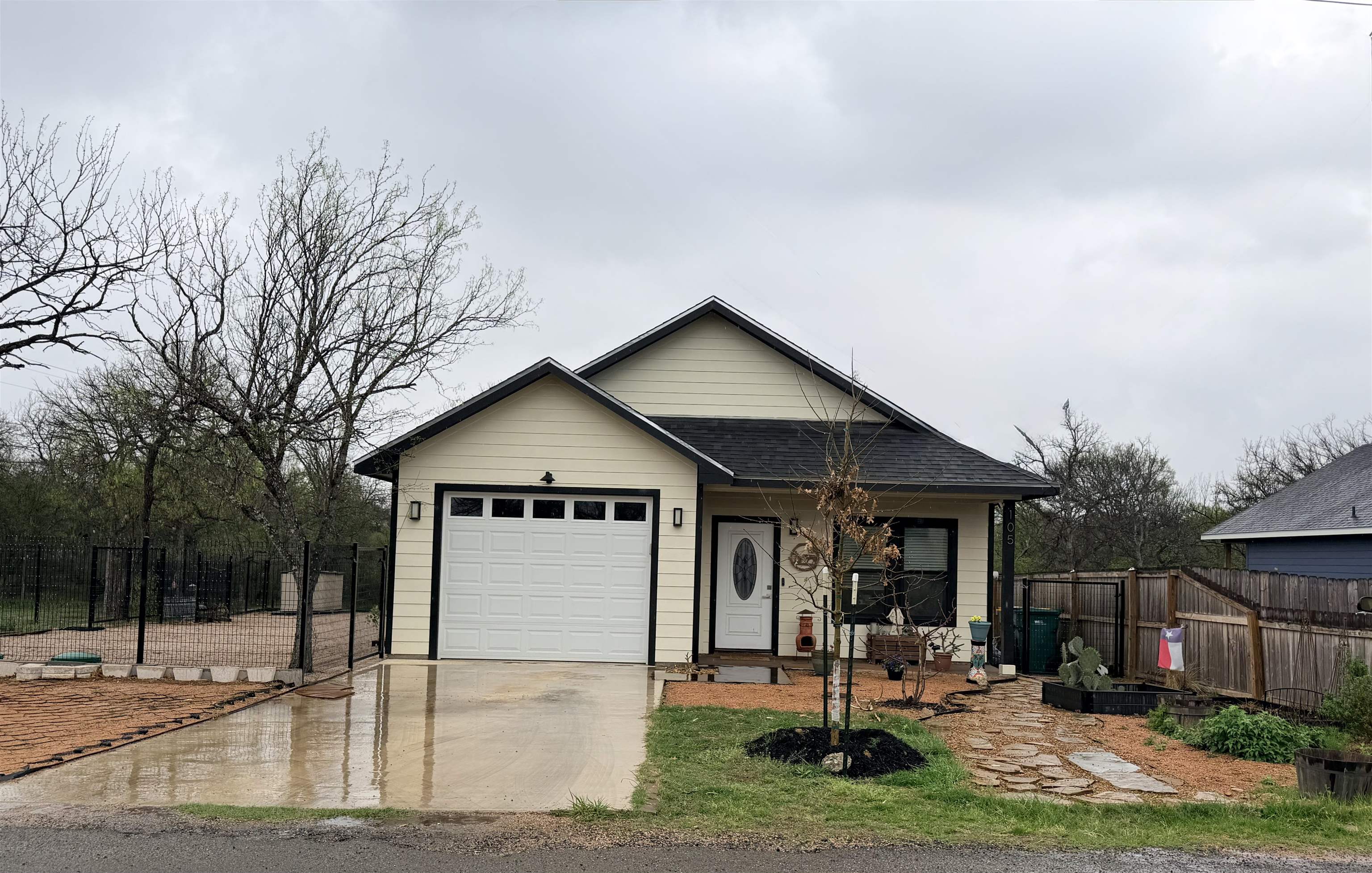 105 E Pine Drive Granite Shoals TX 78654