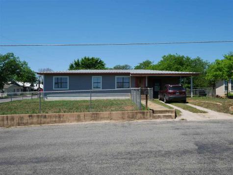 1109 Flag Street Llano TX 78643