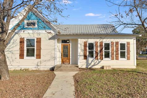 1012 Ash Street Llano TX 78643