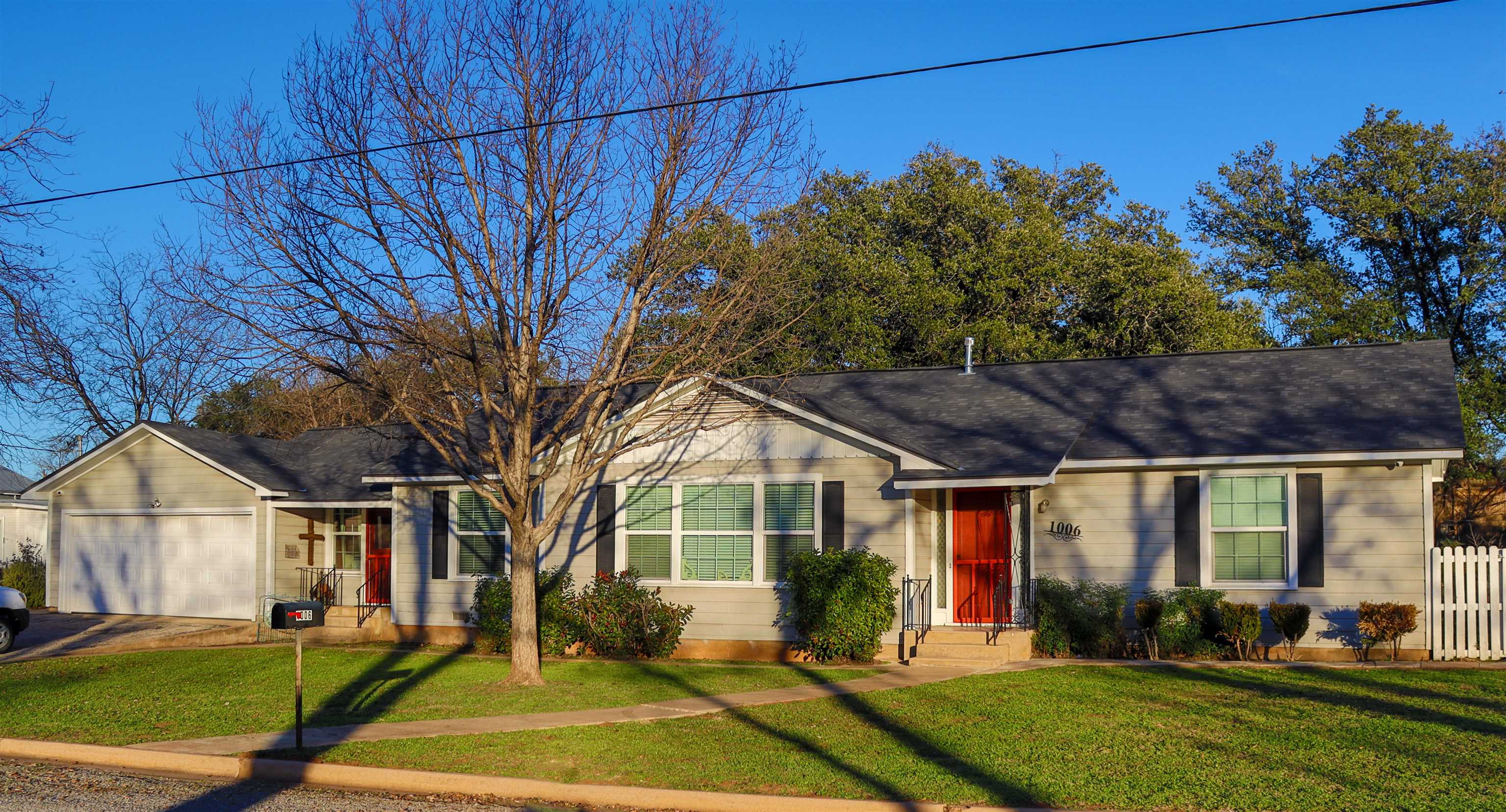 1006 Bayley Street Llano TX 78643
