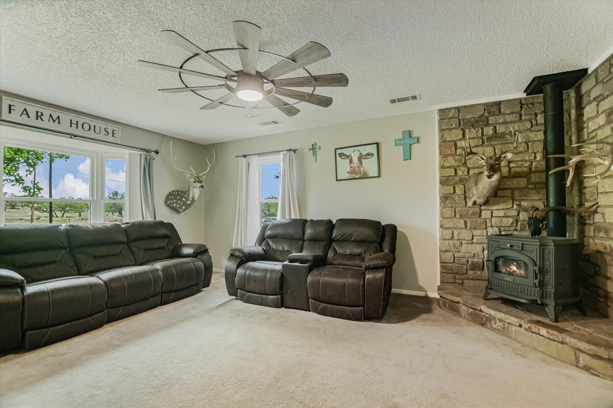 800 Texas Avenue Kingsland TX 78639
