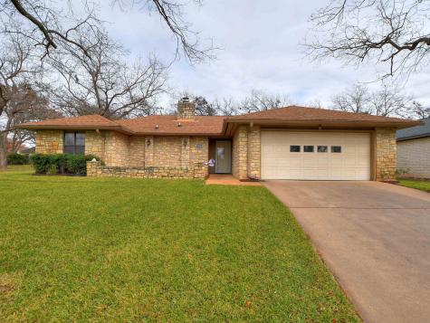 322 Stewart Street Meadowlakes TX 78654