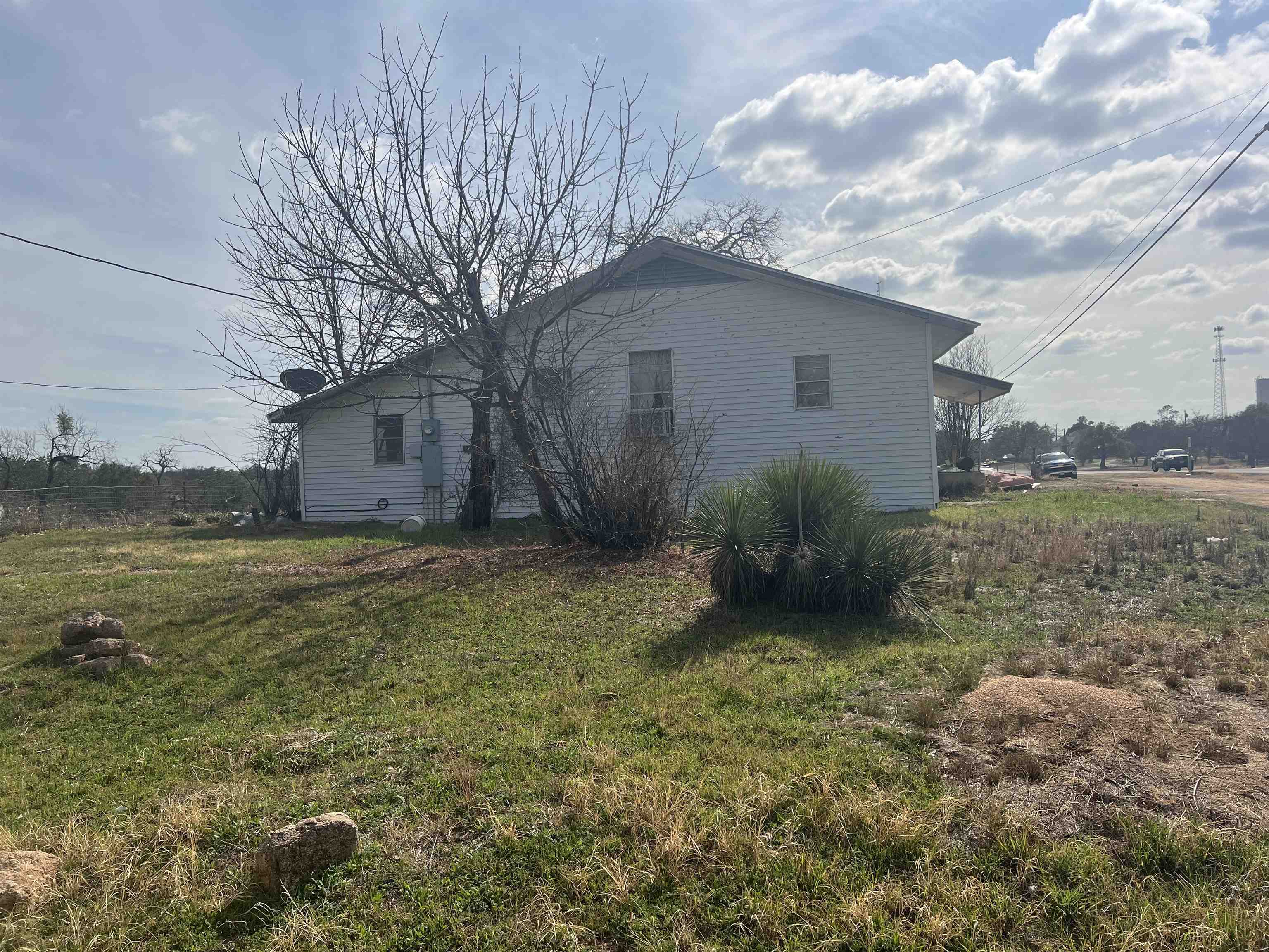 1034 Ranch Road 2545 Kingsland TX 78639