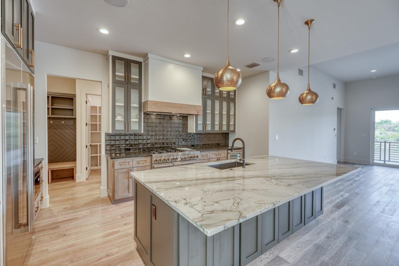 112 Los Escondidos Marble Falls TX 78654