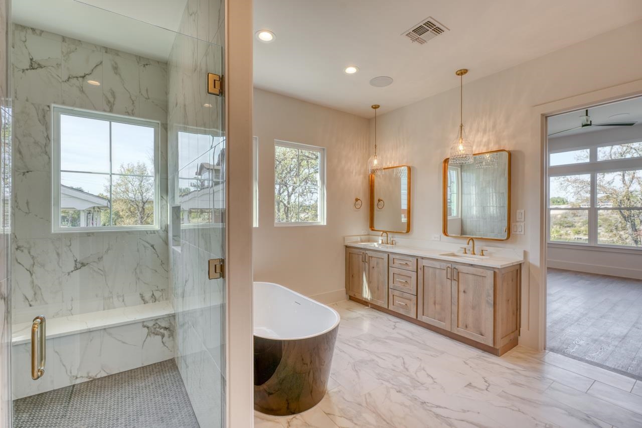 112 Los Escondidos Marble Falls TX 78654