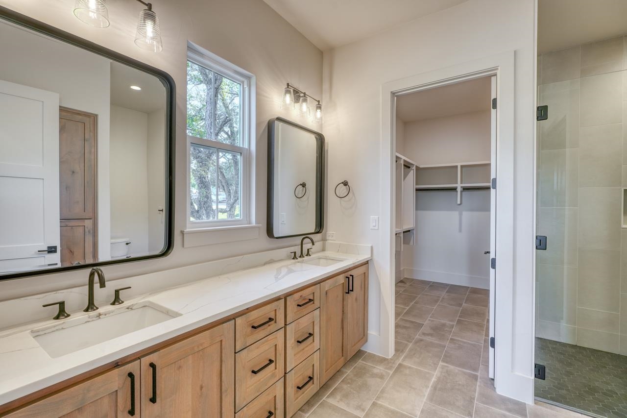 112 Los Escondidos Marble Falls TX 78654