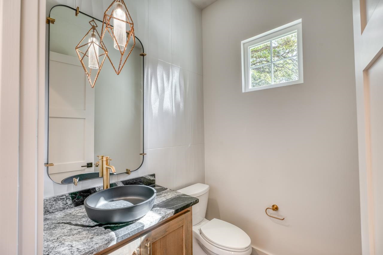 112 Los Escondidos Marble Falls TX 78654