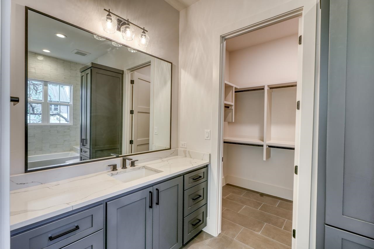 112 Los Escondidos Marble Falls TX 78654