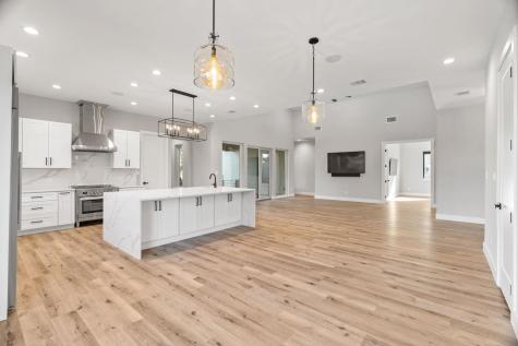612 Broken Hills Horseshoe Bay TX 78657