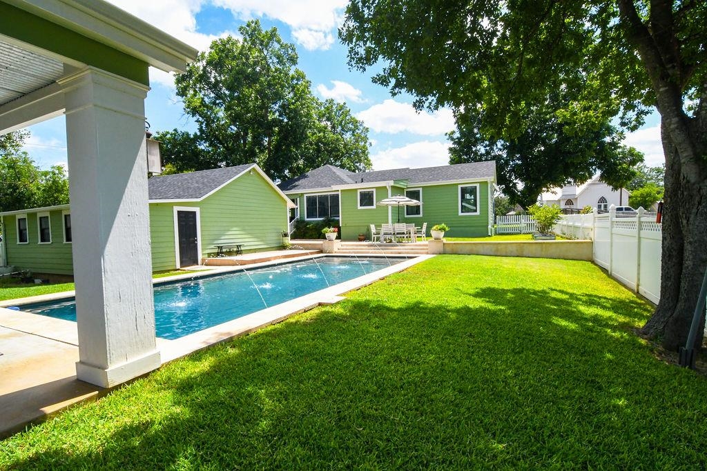 1301 Ford Street Llano TX 78643
