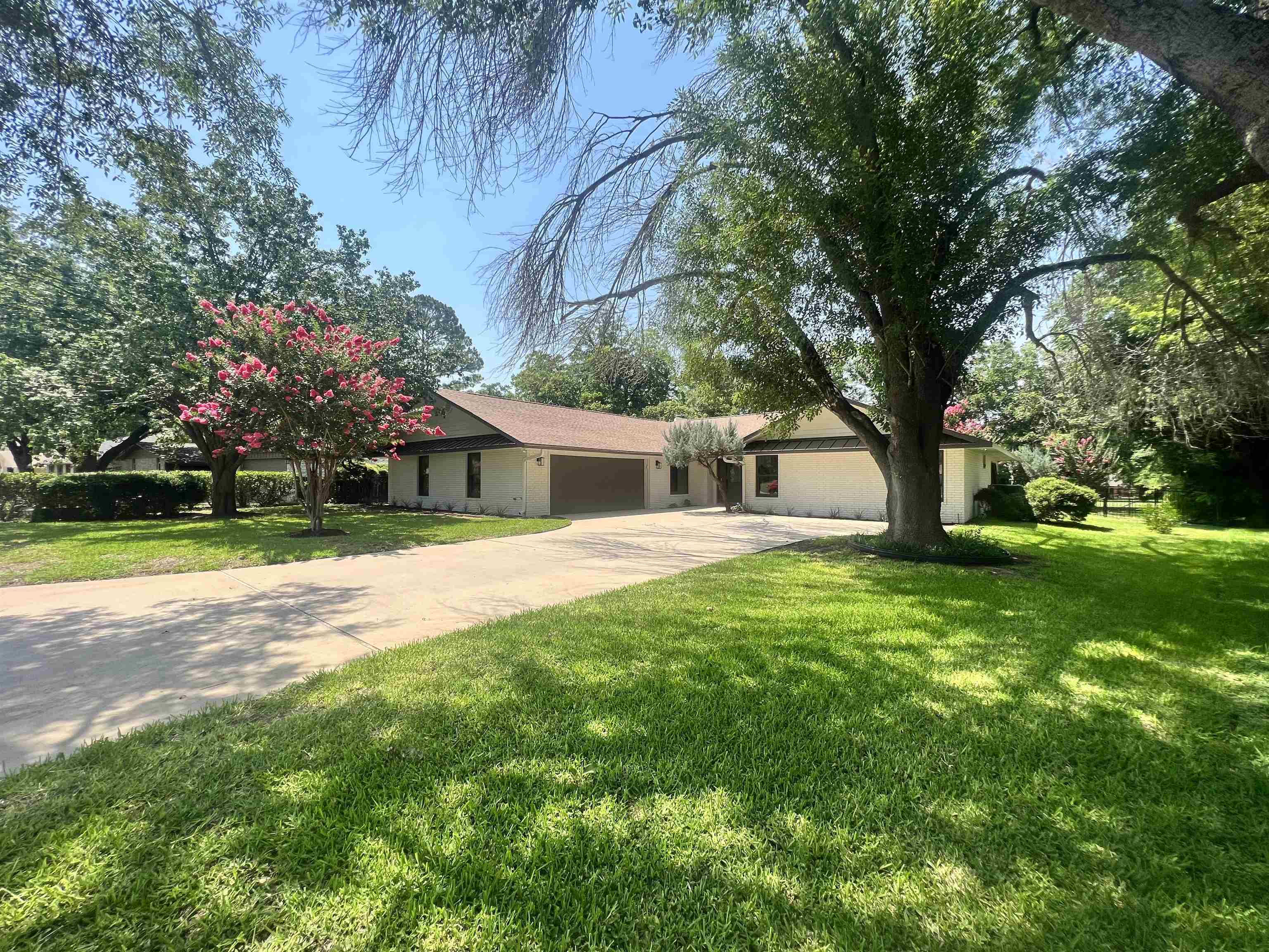 417 Olympia Fields Street Meadowlakes TX 78654