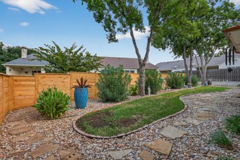20 Augusta Drive Meadowlakes TX 78654