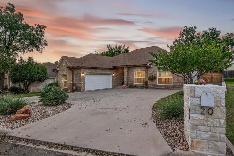 20 Augusta Drive Meadowlakes TX 78654