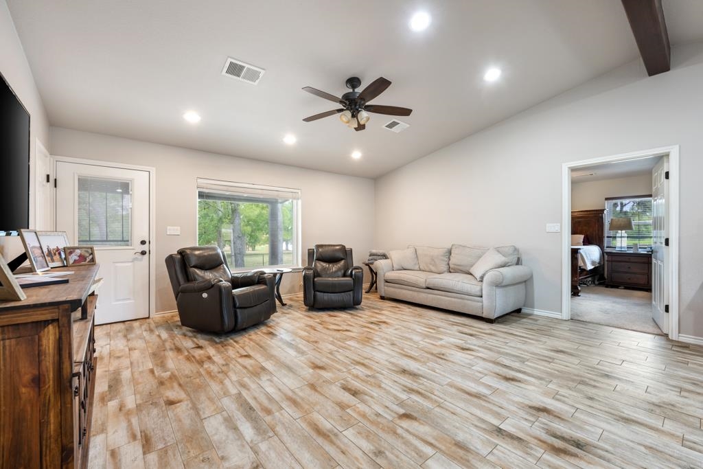 121 Dog Run Burnet TX 78611