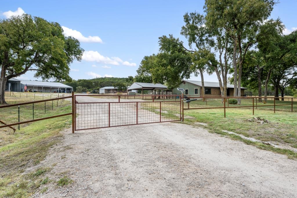 121 Dog Run Burnet TX 78611