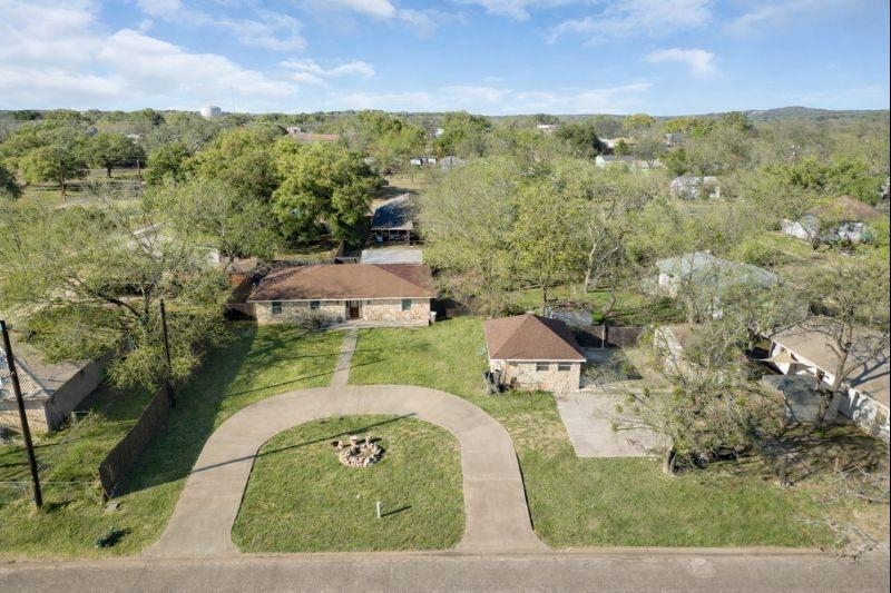 801 1/2 E Avenue C Lampasas TX 76550