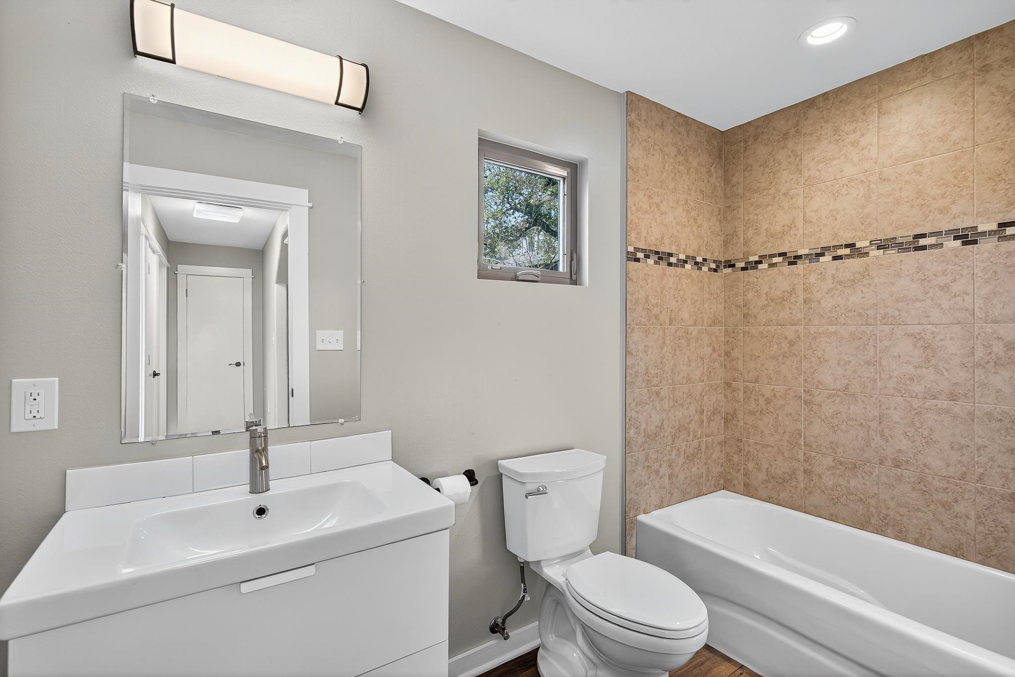 4305 Oak Park Cottonwood Shores TX 78657